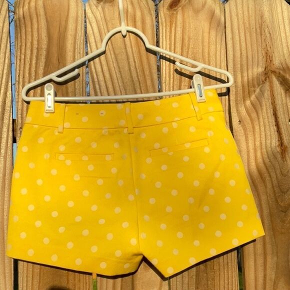Take 50% OFF- Ann Taylor Yellow Polka-dot Signature Shorts, Size-0P - Picture 4 of 5